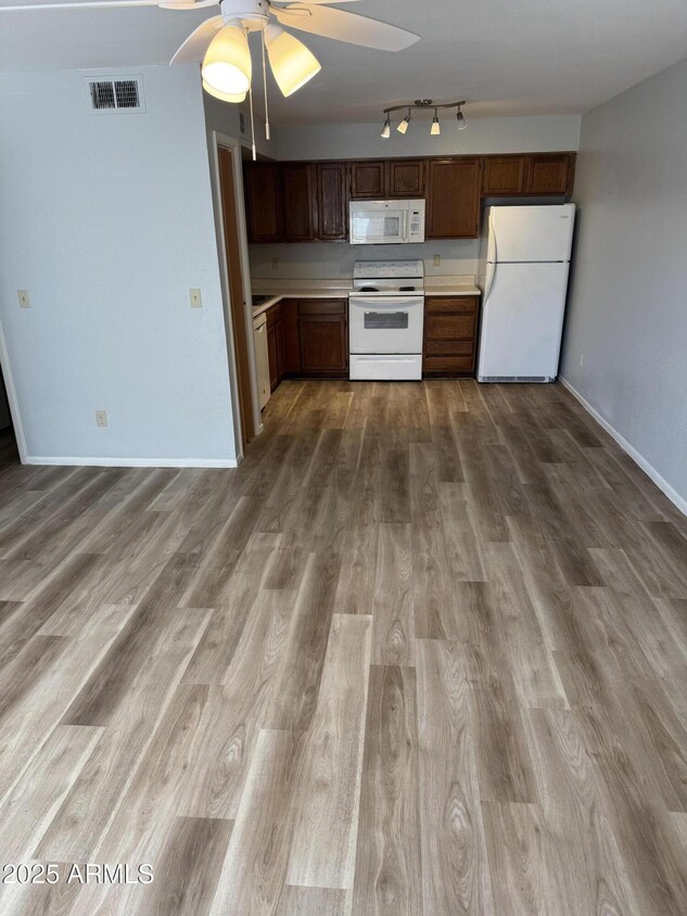 Foto principal - 6148 E Greenway St