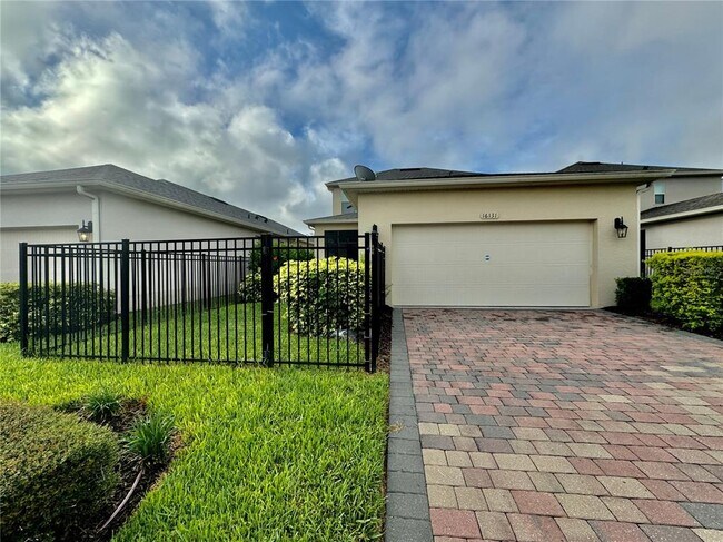 Foto del edificio - 16131 Azure Key St