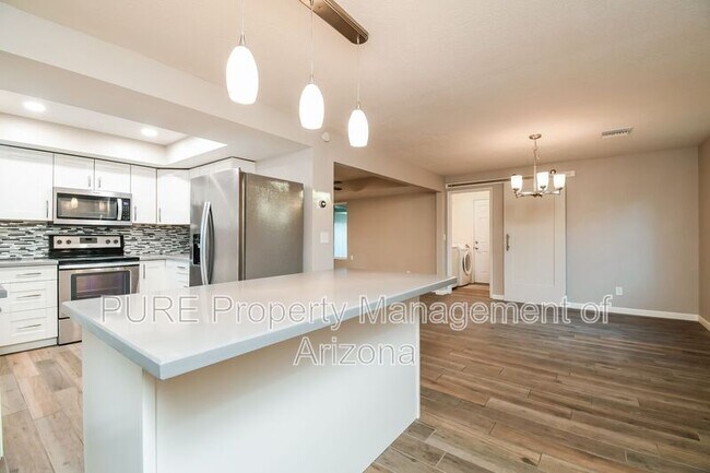 Building Photo - 1808 W Keating Ave