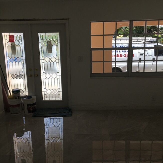 Foto del edificio - 1201 SW 74th Ct