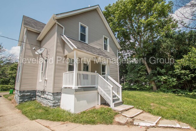 Building Photo - 22 Franklin Ave