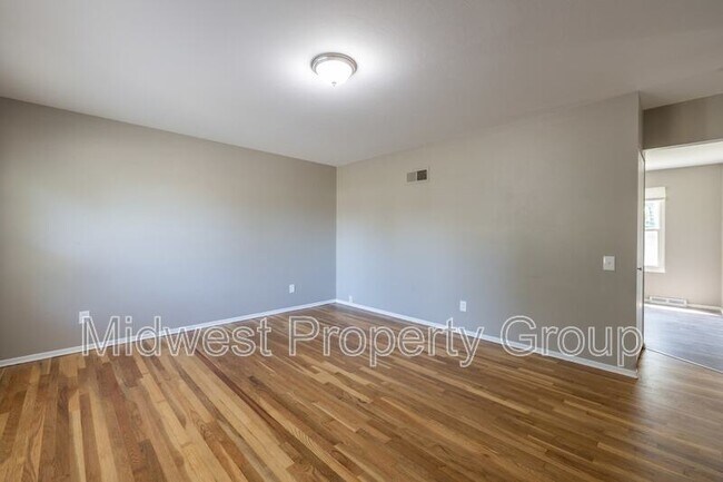 Foto del edificio - 2738 Redman Avenue