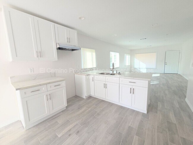 Foto del edificio - 4064 E 60th St