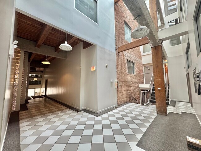 Foto del edificio - 1122 W Newport Ave