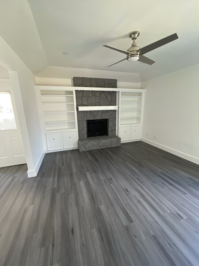Building Photo - 501 Dry Creek Ct