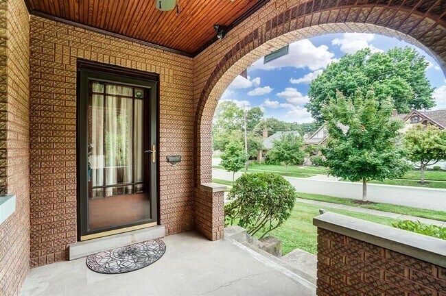 Foto del edificio - WESTWOOD- CHARMING 2-3 BEDRM 1BA CAPE COD ...