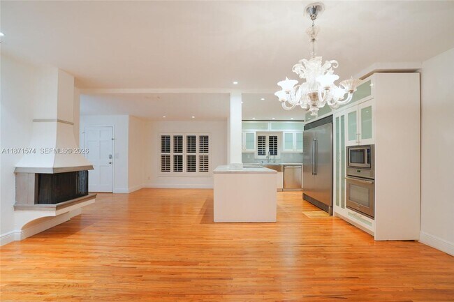Foto del edificio - 355 Redwood Ln