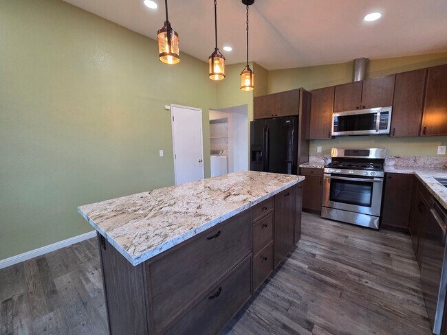 Building Photo - Customized 2 bedroom House in the Heart of Sparks! Completely Remodeled