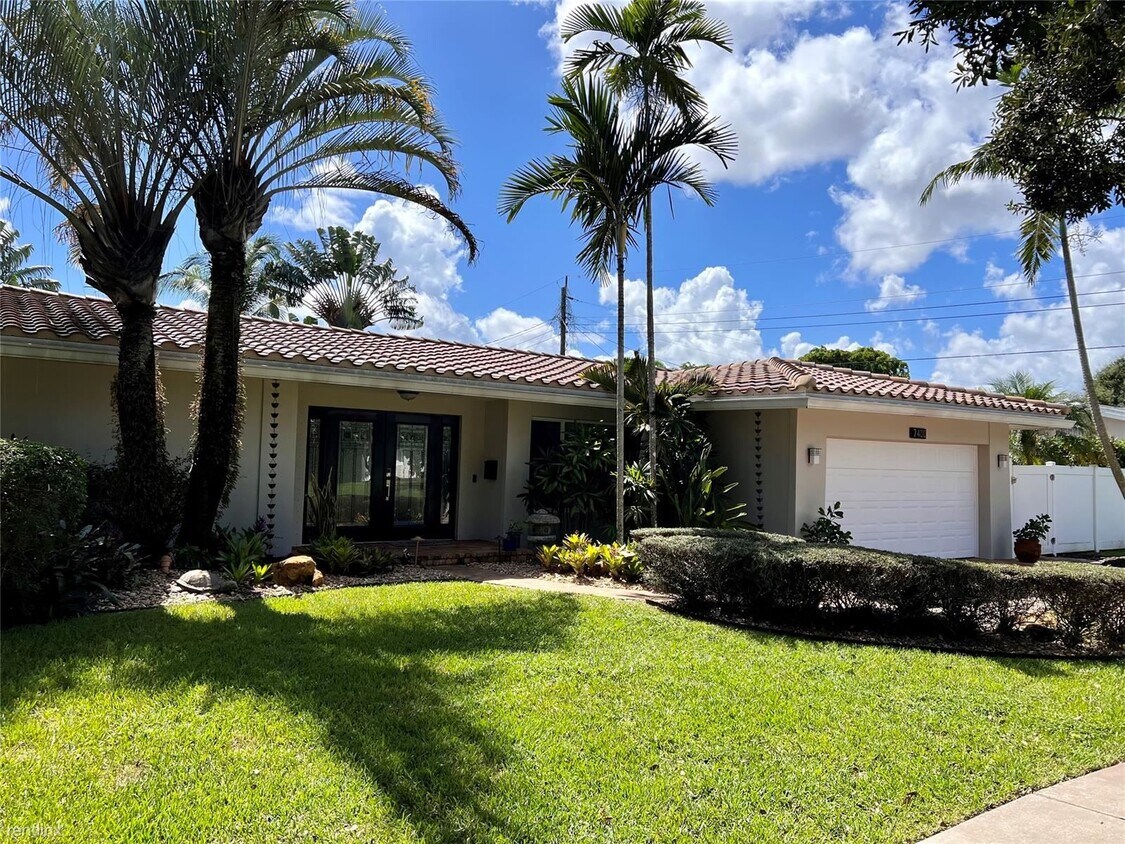 Primary Photo - 3 br, 2 bath House - Mirror Lake Estates