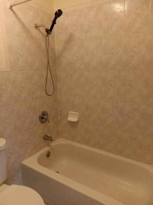 Foto del edificio - 1038 E 217th St