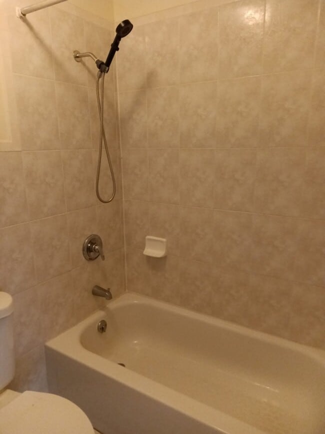 Photo - 1038 E 217th St (The Bronx, NY) Apartment