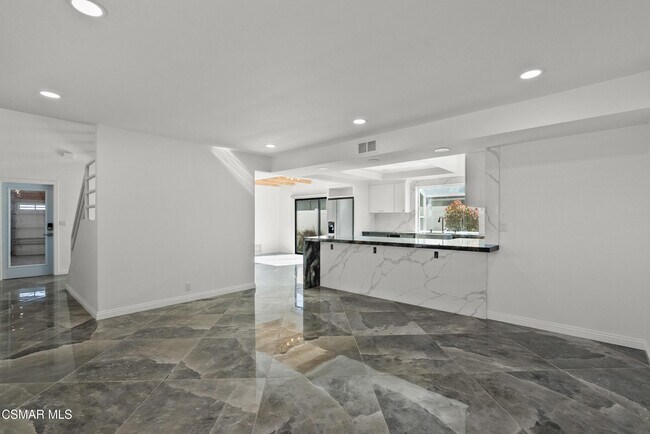Foto del edificio - 5100 Whitecap St