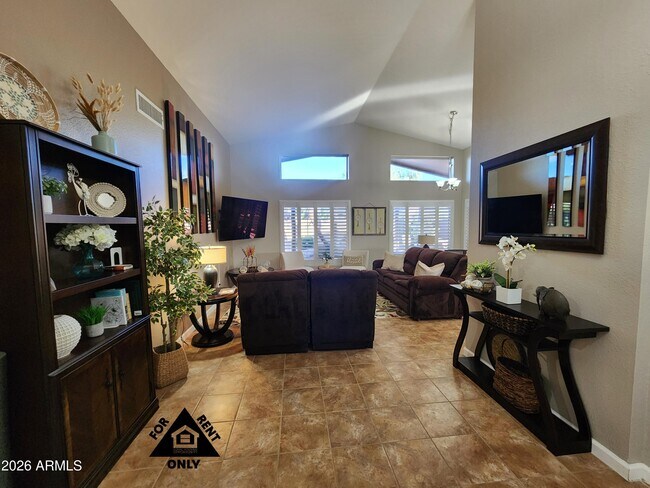 Foto del edificio - 15548 W Catalina Dr
