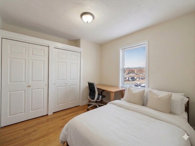 Foto del edificio - 1056 Cambridge St