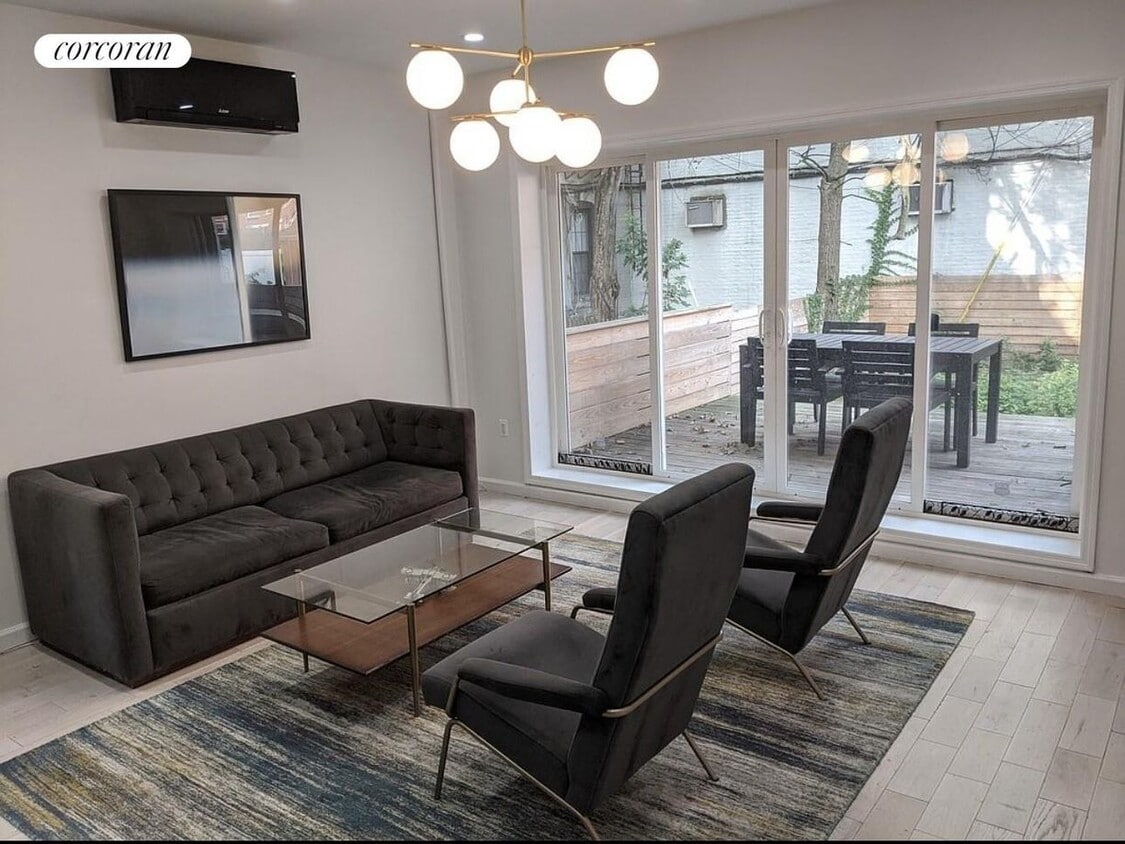 Foto principal - 582 E 28th St