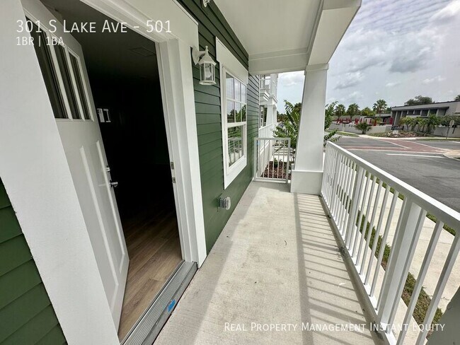 Building Photo - 301 S Lake Ave