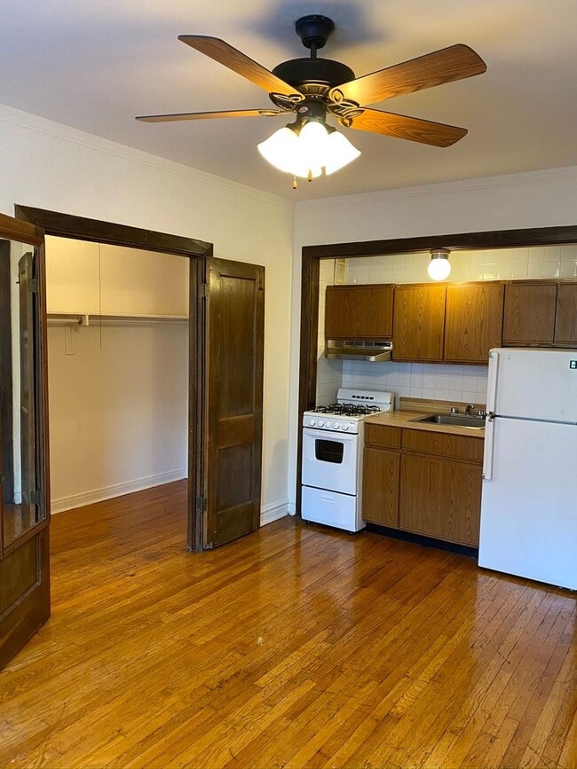 Interior Photo - 2256 N. Cleveland