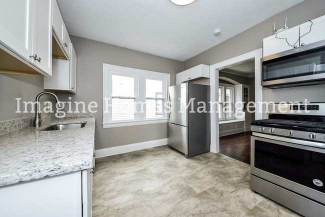 Building Photo - 2097 Bunts Rd