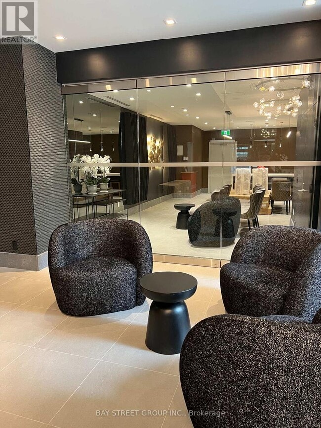 Building Photo - 8 Widmer St