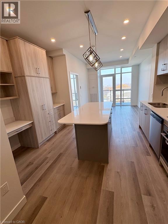 Building Photo - 461 Green Rd