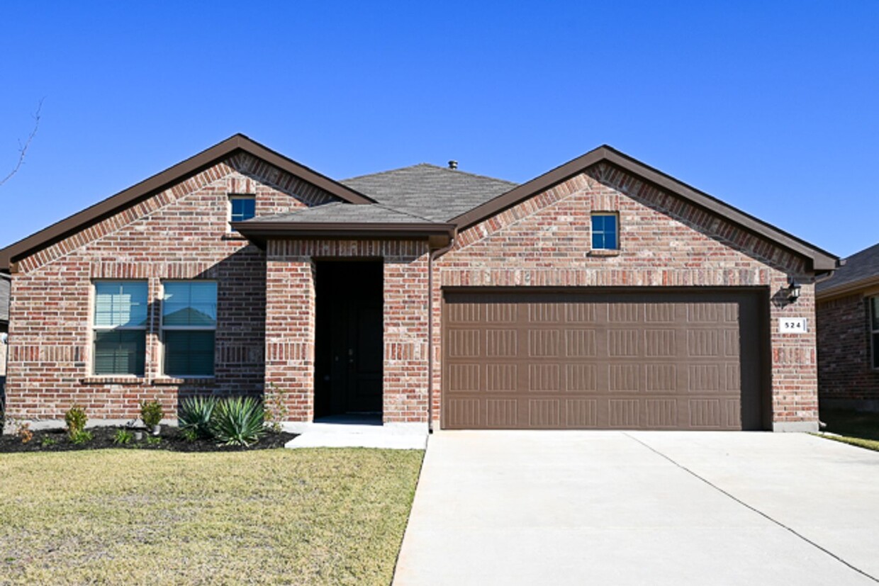 Primary Photo - Beautiful New Home Springtown TX