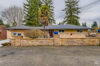 Building Photo - 5121 Beaumont Dr