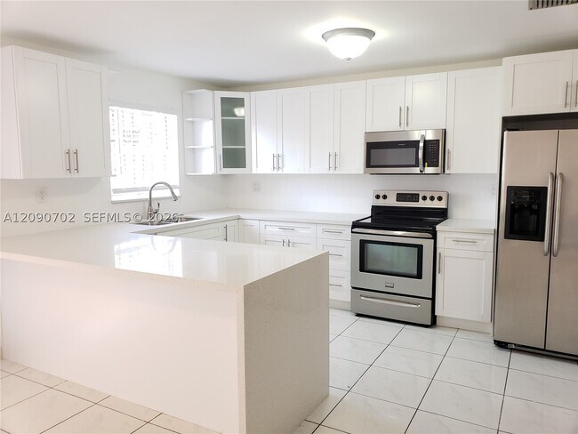 Foto del edificio - 6440 SW 130th Ave