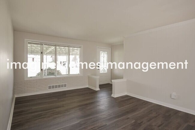 Building Photo - 3 Bed 1 Bath in Irwin!
