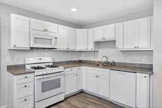 Building Photo - 1540 Aspen Dr