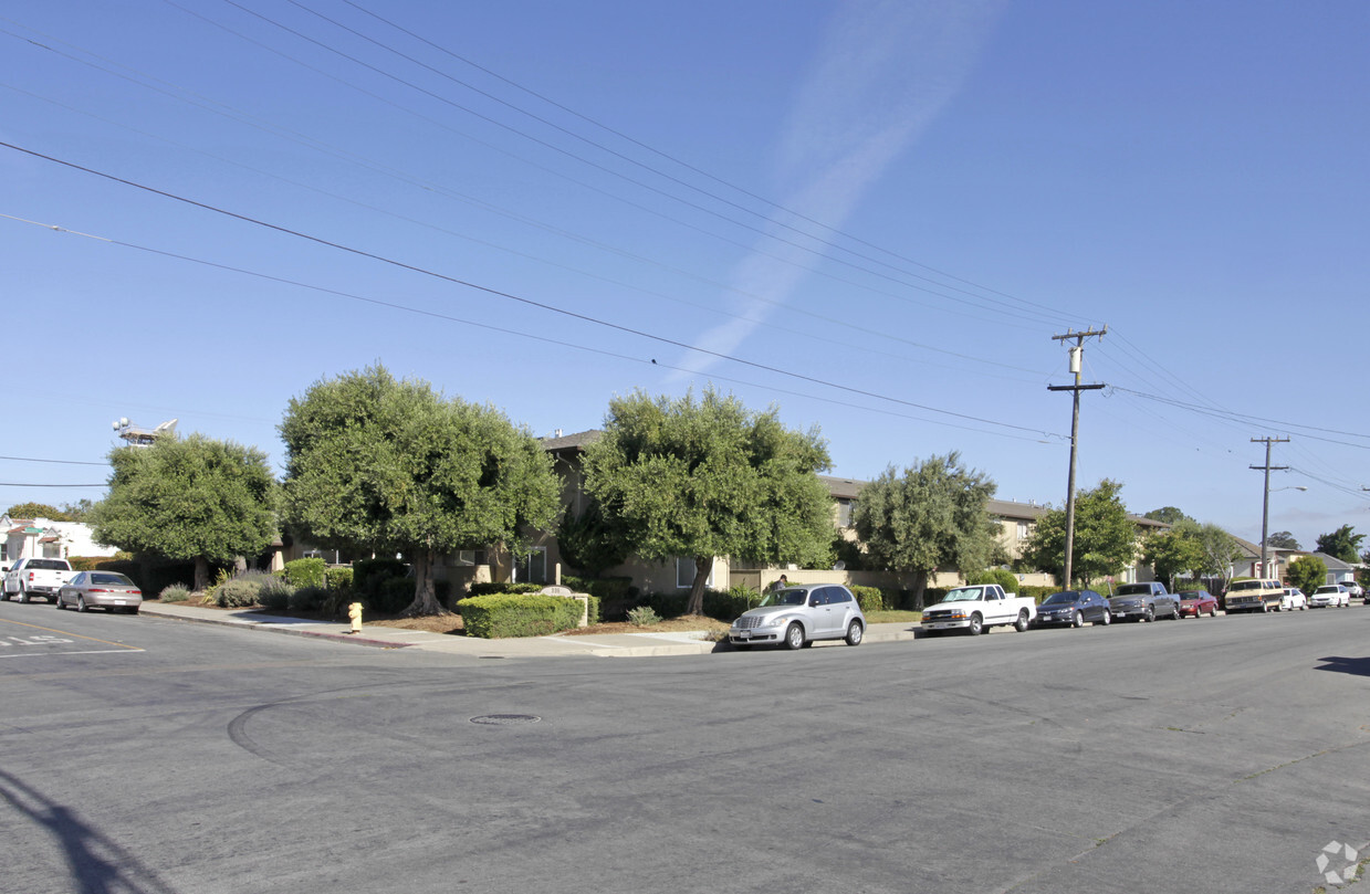 Primary Photo - Bullene Apartments