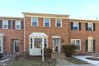 Building Photo - 9856 High Water Ct
