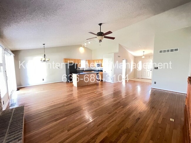 Building Photo - COMING SOON - Lovely Ranch in Stone Meadows with Fenced Backyard