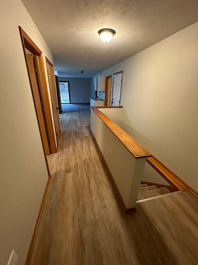 Foto del edificio - 904 Vos St