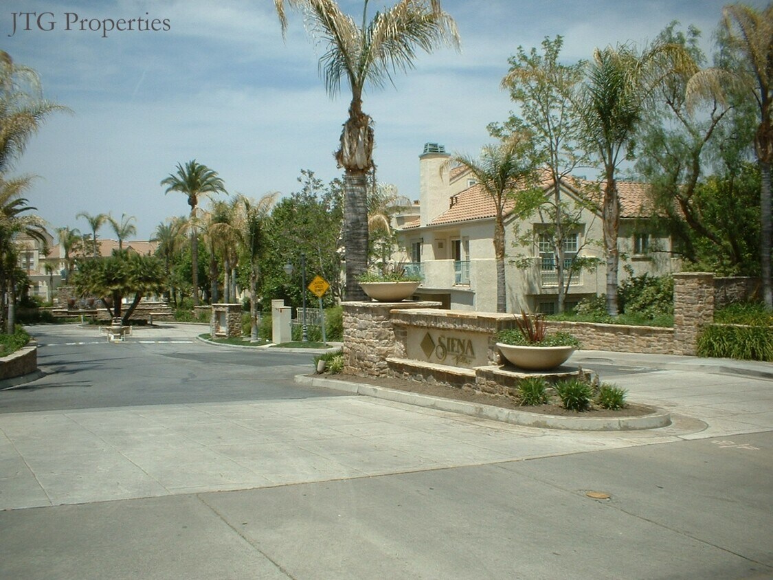 24117 Del Monte Dr Unit 87, Santa Clarita, CA 91355 Condo for Rent in