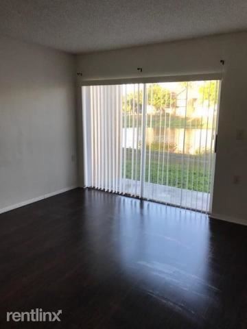 Foto del edificio - 1127 Lake Terry Dr