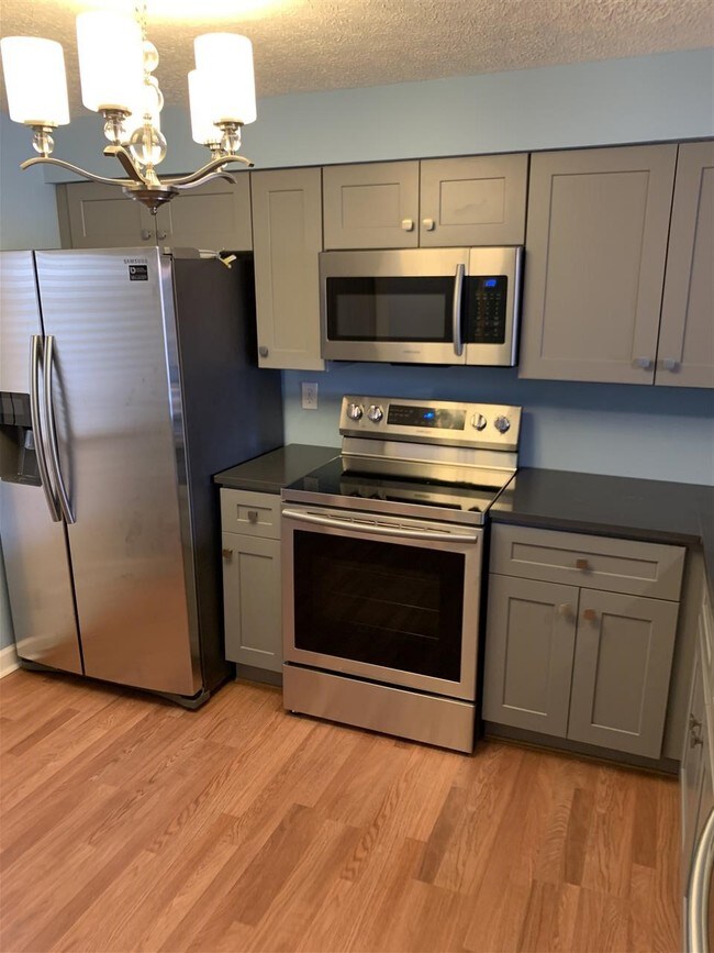 Foto del edificio - 239 Western Ave