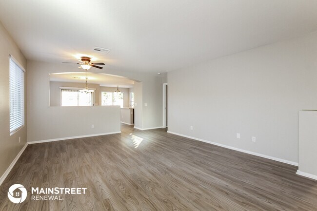 Building Photo - 15332 W Lundberg St