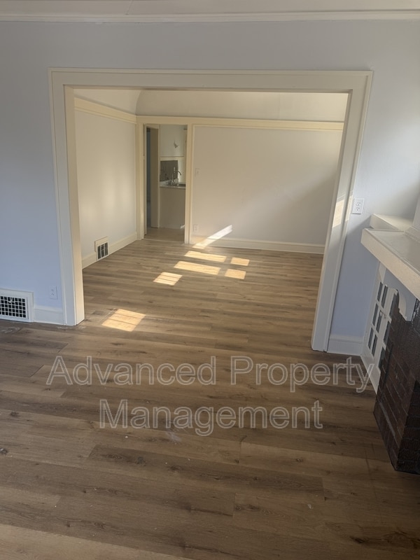 Foto del edificio - 2542 N 50th St