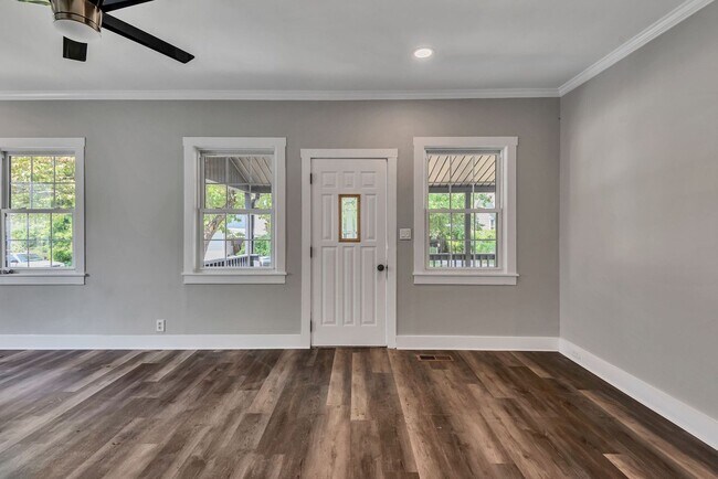 Building Photo - Beautiful 3 Bed 1 Bath Home in Old Hickory