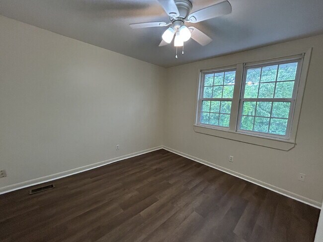 Foto del edificio - Apartment For Rent