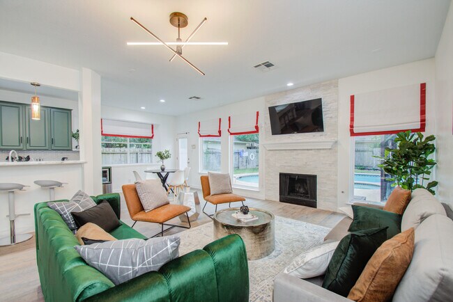 Building Photo - 43 W Knightsbridge Dr