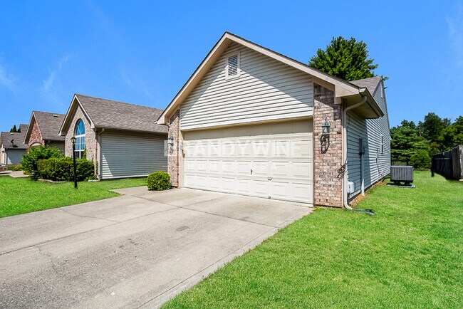 Building Photo - One and a half month FREE RENT!!