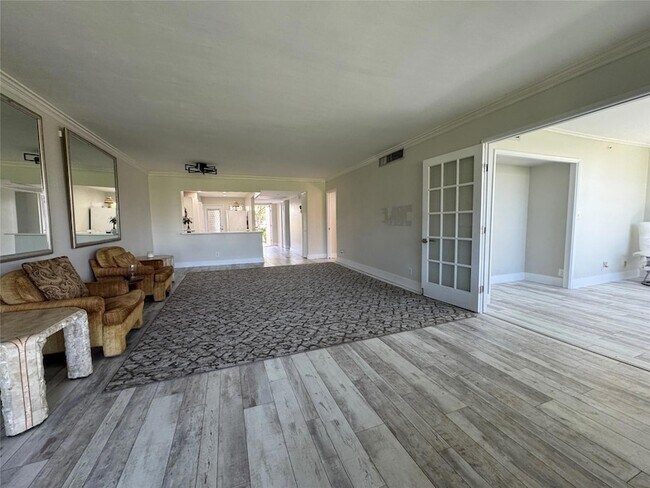 Foto del edificio - 2601 S Palm Aire Dr
