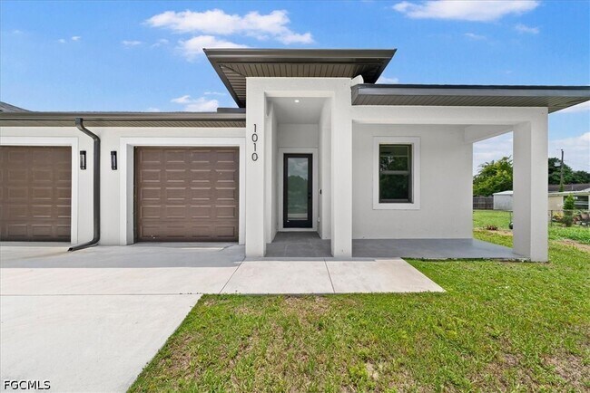Foto del edificio - 934 Jaguar Blvd