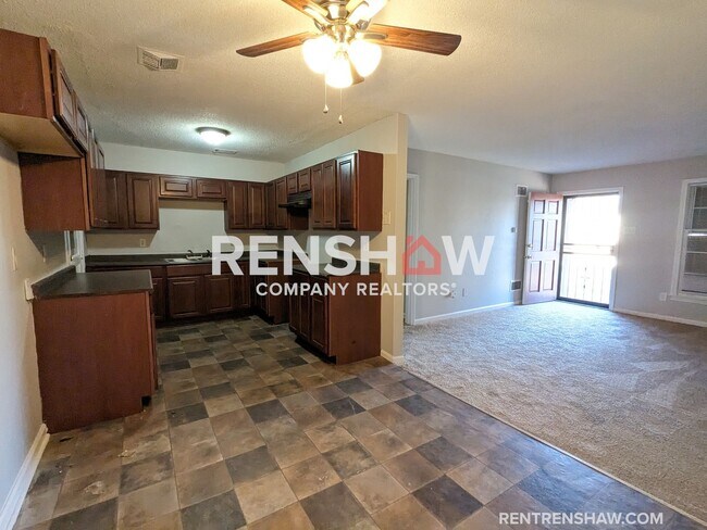 Foto del edificio - 3733 Brompton - 4 Bed / 1.5 Bath - Move in...