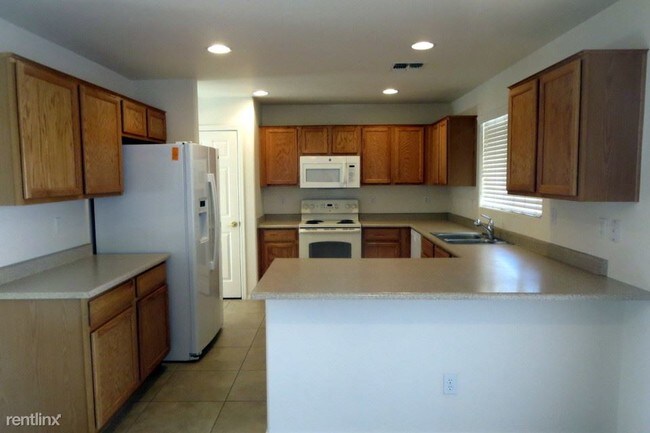 Building Photo - 4442 W Apollo Rd