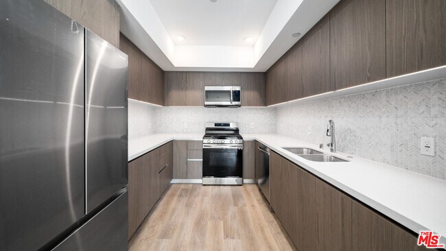 Foto del edificio - 5153 W Maplewood Ave
