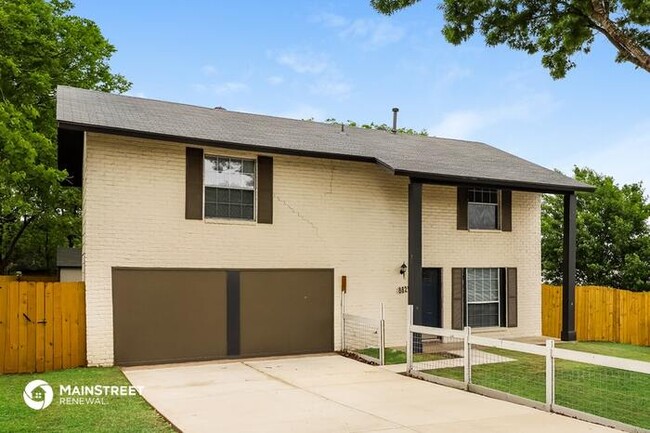 Foto del edificio - 8829 SECLUDED DR, CONVERSE, TX 78109