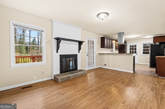 Foto del edificio - 816 Valley Creek Dr