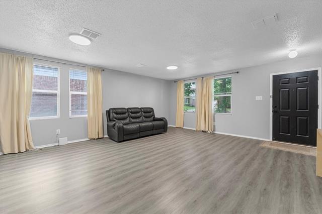 Building Photo - 5401 Pandale Valley Dr